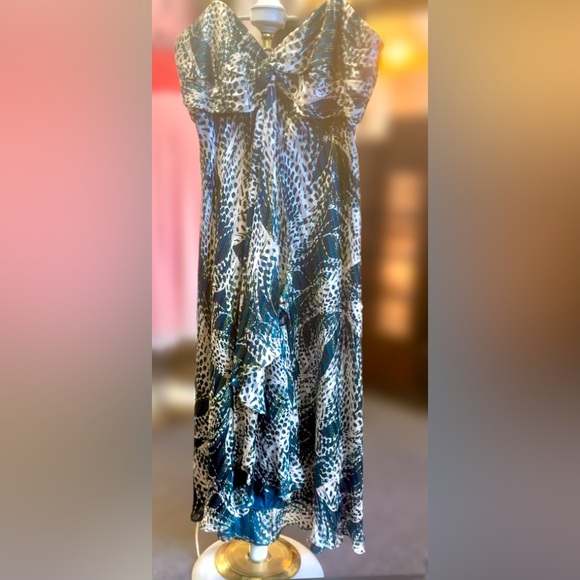 Milly Silk Flyaway Dress with Metallic Thread Highlights - Picture 1 of 6